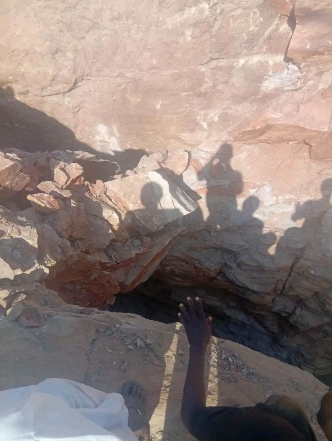 انهيار بئر مهجورة بمنجم الشهداء يودي بحياة اثنين ويصيب ثلاثة آخرين