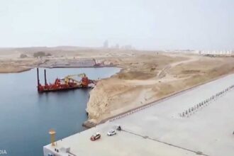 وزارة الخارجية المصرية تكثف جهودها لعودة طاقم مركب صيد احتجز في البحر الأحمر