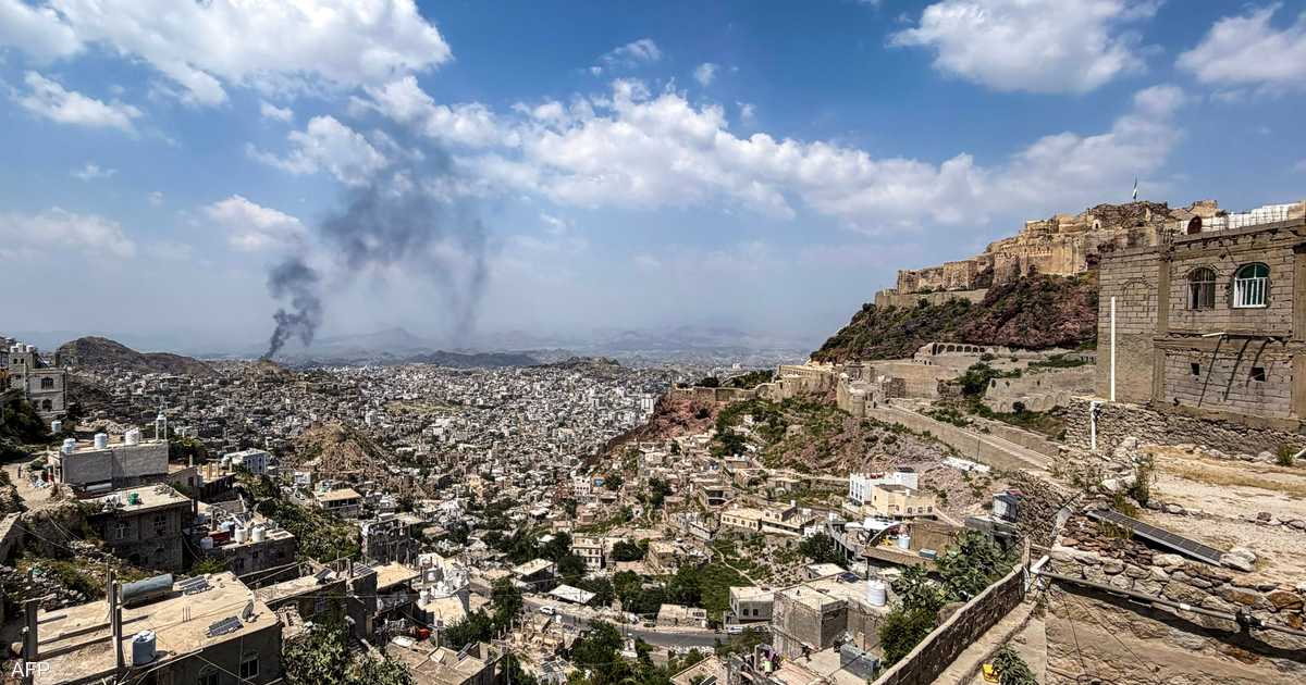 تقدم قوات العمالقة والجيش اليمني ببطء نحو باب المندب بسبب الألغام والقناصة الحوثيين.