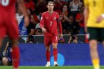 كريستيانو رونالدو يغادر المنتخب البرتغالي قبل مباراة دوري الأمم الأوروبية.