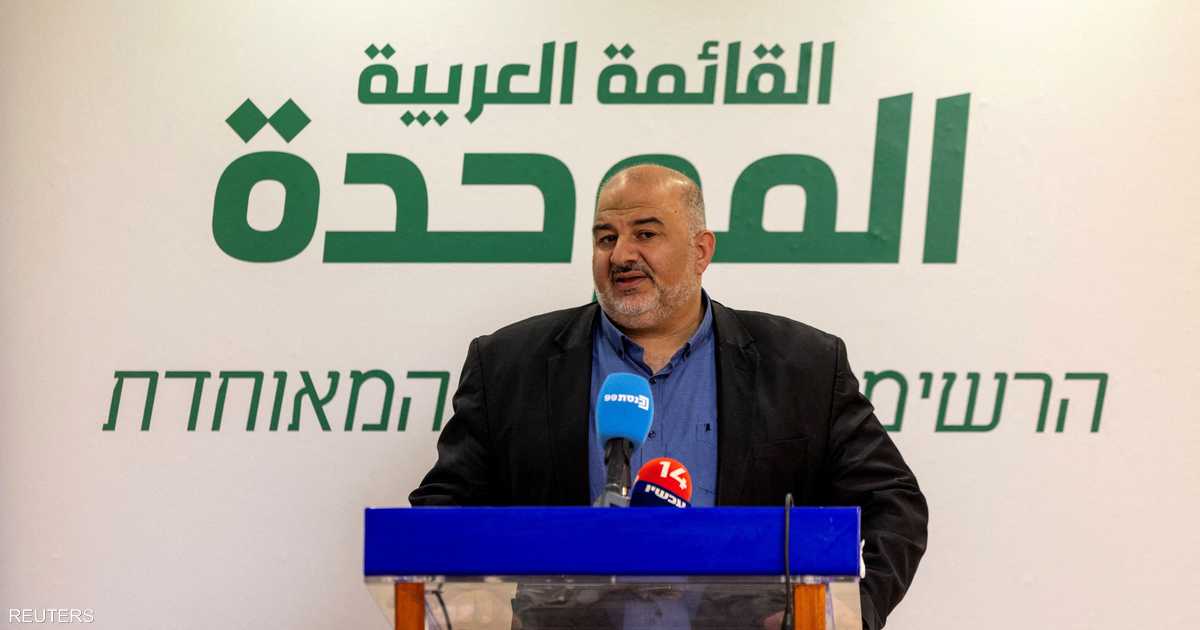 عباس يؤكد اتصالاته مع كلا المعسكرين بعد استطلاعات الرأي التي أظهرت تعقيد تشكيل الحكومة