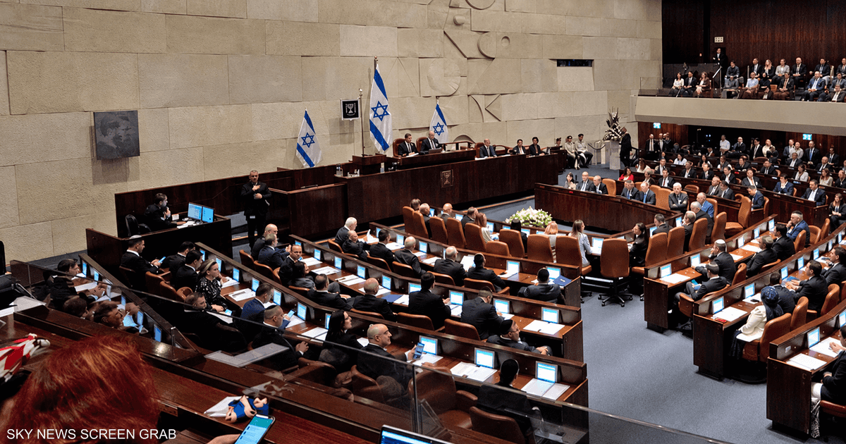 تقدم معسكر نتنياهو بفارق ضئيل نحو أغلبية الكنيست بعد توزيع مقاعد مؤقتة.