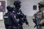 مهاجم قاصر يقتل شرطياً ويصيب آخر بالقرب من سفارة إسرائيل في بلغراد