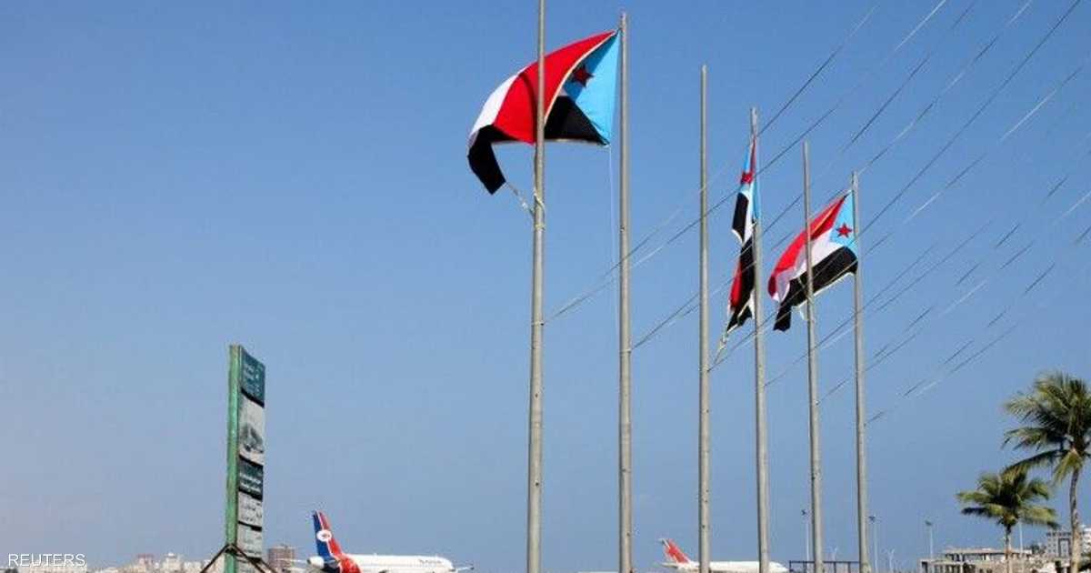 مطار عدن يستقبل صاروخاً حوثياً قبل إعلان الحوثيين إخلاء المنطقة