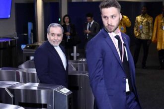 الوفد الإيراني يغادر نيويورك طبقاً للبرنامج المعلن للمفاوضات مع أميركا