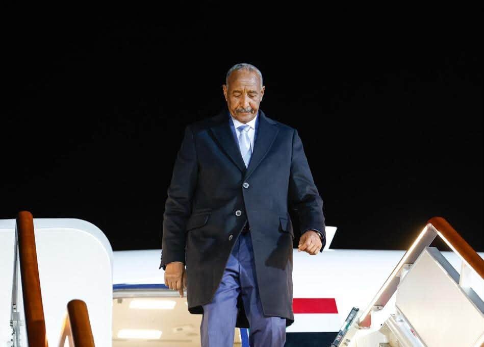 البرهان يصل موسكو لترؤس وفد السودان في القمة الروسية الأفريقية الثالثة ويُخاطب أعمالها.