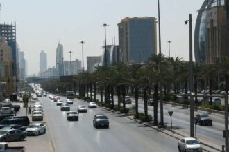 سقوط شظايا نتيجة اعتراض صاروخين بالستيين في الرياض وإصابة بسيطة وأضرار مادية