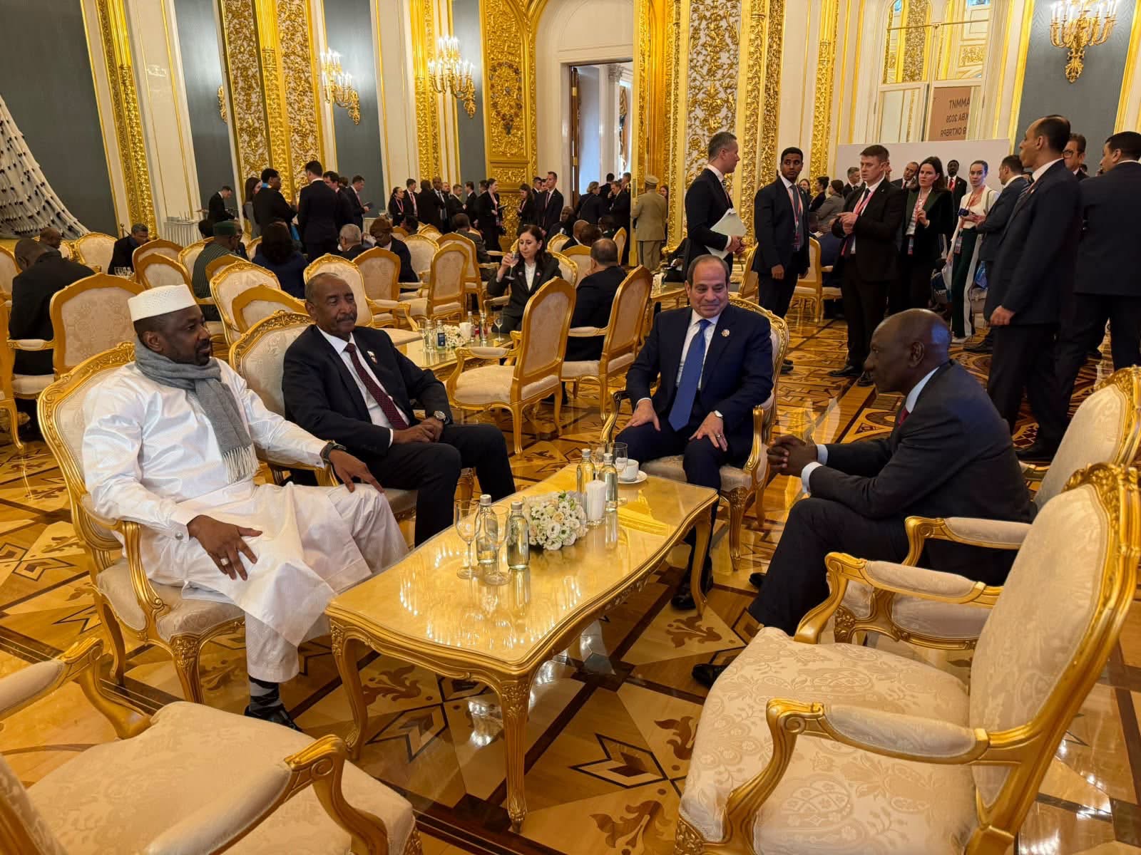 الرئيس المصري يبحث أمن إفريقيا واستقرارها مع قادة سودان وكينيا ومالي في موسكو