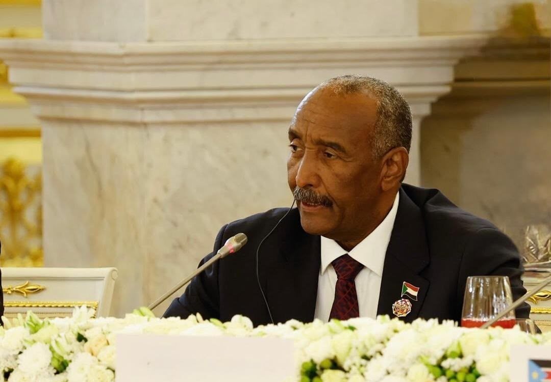 البرهان يطرح إنشاء منطقة اقتصادية روسية حرة على البحر الأحمر واستثمار المعادن السودانية مع بوتين في موسكو