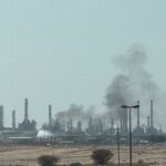 الحوثيون يعلنون استهداف أرامكو في الرياض بصواريخ وطائرات مسيّرة ويؤكدون اشتعال النيران في المواقع المستهدفة