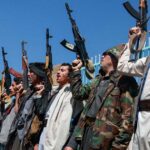 السلطة المحلية في تعز تتهم الحوثيين باستخدام قذائف يشتبه في احتوائها على مواد سامة محظورة.