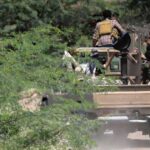 الحوثيون يشدون حصارهم على مركز المحافظة ويشتعل القتال على جبهات تعز ولحج