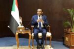 رئيس تحرير الشعب يتفاجأ بإجراءات ضمانة ضده أثناء رفقة رئيس تحرير مصادر في التحقيق.
