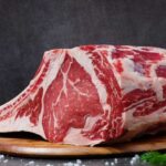 ارتباط تناول اللحوم الحمراء بنوع من الجزيئات وزيادة خطر الإصابة بمرض السكري.