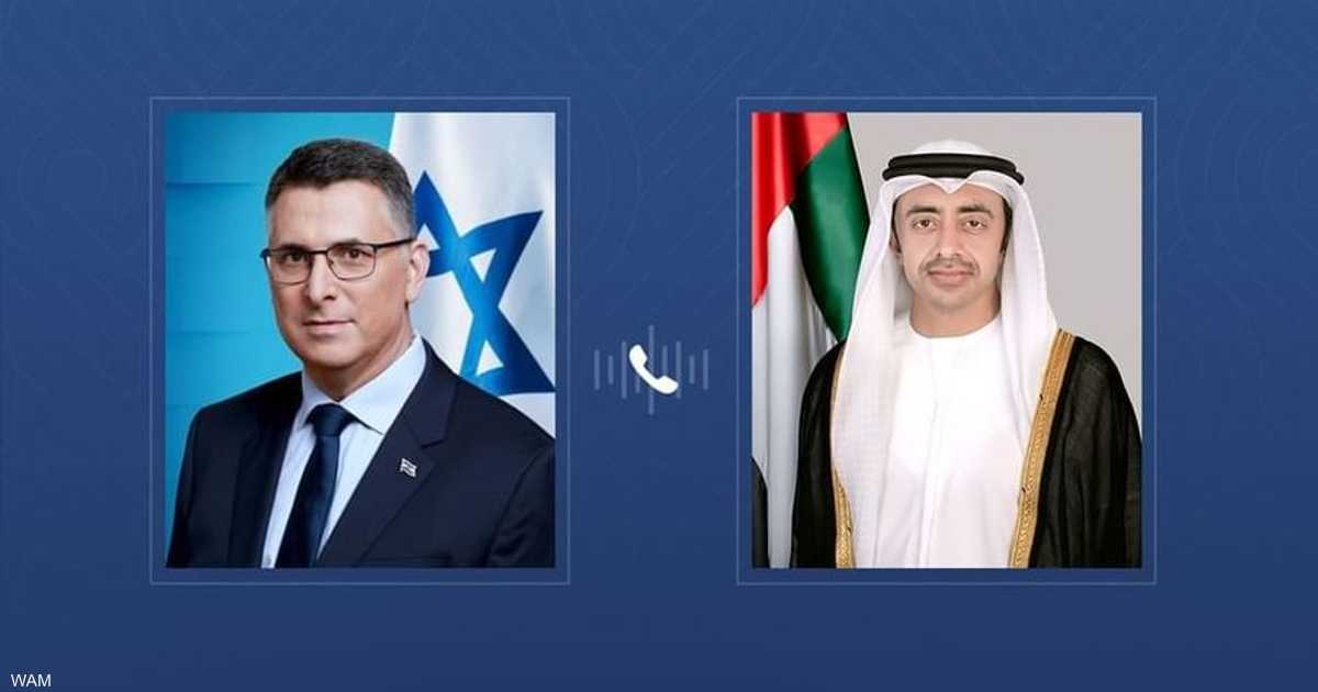 الشيخ عبدالله بن زايد ووزير خارجية دولة إسرائيل يتبادلان وجهات النظر بشأن تطورات المنطقة ويطمئنان على سلامة ركاب رحلة فلاي دبي المتأثرة بالحادث الأمني.