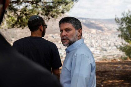 سموتريتش يهدد: إذا هاجمت مصر فلن تكون هناك سيناء ويصف حماس وحزب الله بـالأضعف