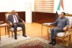 رئيس الوزراء يوجه بصرف متأخرات المعلمين في جميع ولايات السودان