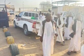 ممثل الأهالي يستلم متأخرات مالية من شركة إليانس الروسية في شرق السودان ويثير مطالبات جديدة.