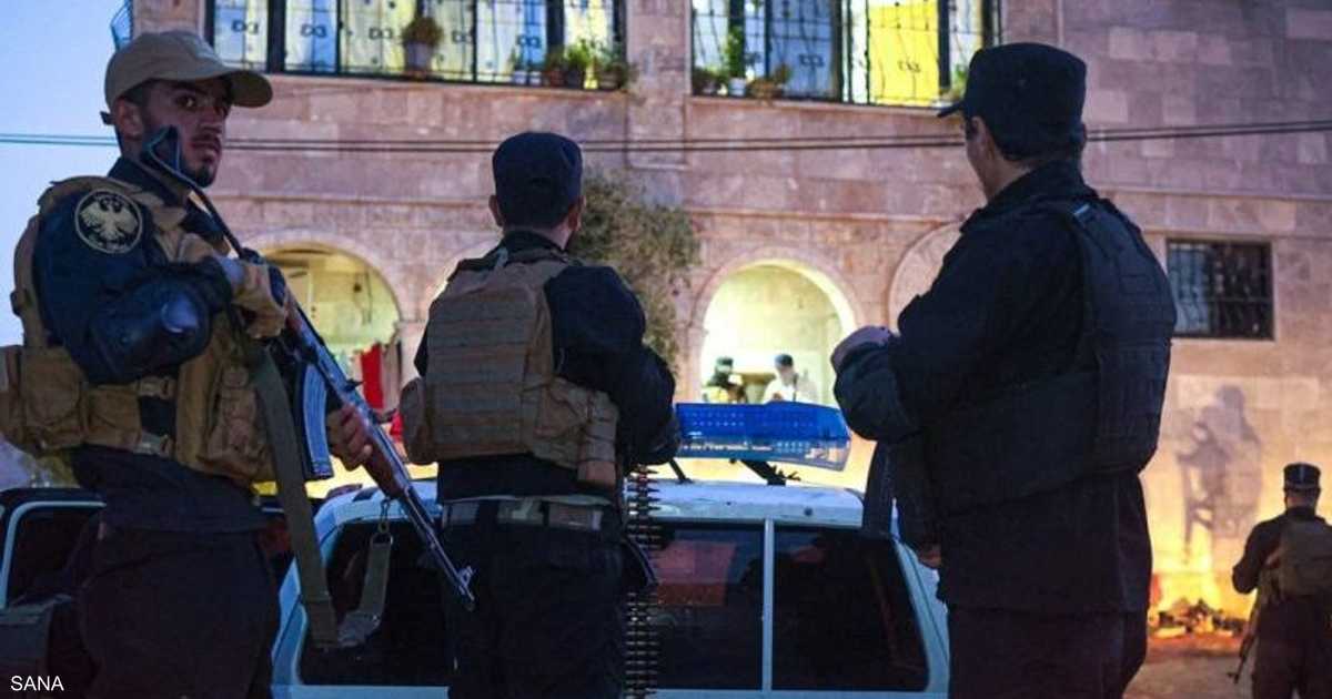 قبضت قوى الأمن الداخلي على سبعة أشخاص تورطوا في جرائم خطف ونهب ومجازر خلال عهد النظام البائد.