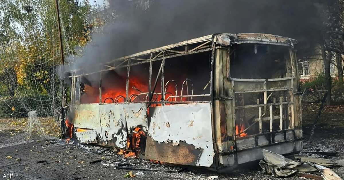 كراماتورسك: قنبلة انزلاقية تودي بحياة 30 شخصا وتصيب 18 آخرين في هجوم على حافلتين ومبنى سكنيا.
