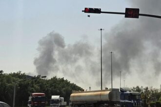صاروخ باليستي يسبب أضراراً في الرياض بعد اعتراضه بواسطة الدفاعات السعودية