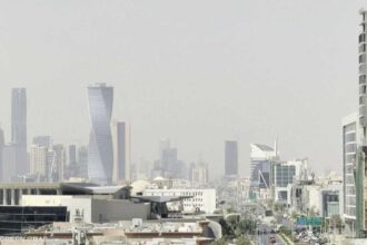 السعودية تتحرك عبر ثلاثة مسارات لمواجهة الاعتداءات الحوثية وضرب مصادر التهديد ودعم الشرعية اليمنية