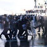 احتجاجات طلابية واسعة في فرنسا تطالب بتحسين أوضاع التعليم وتوقيف مئات المتظاهرين