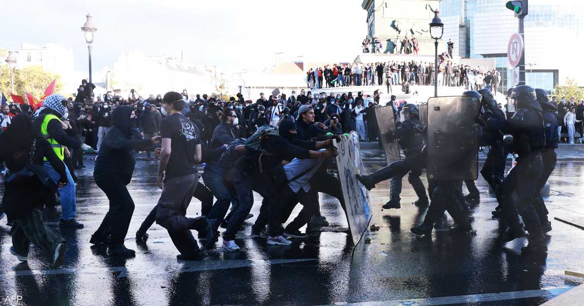 احتجاجات طلابية واسعة في فرنسا تطالب بتحسين أوضاع التعليم وتوقيف مئات المتظاهرين