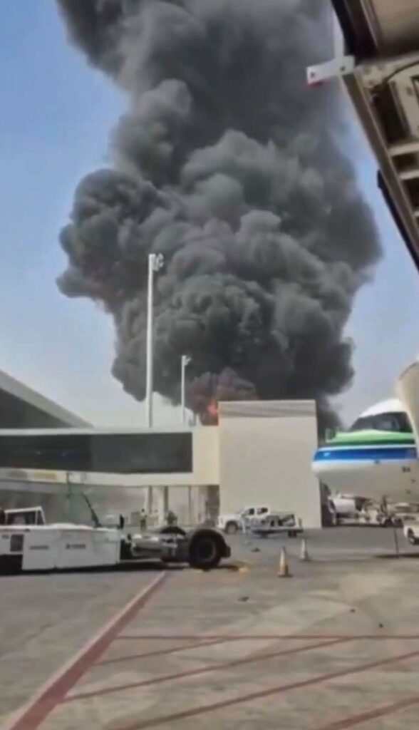 السعودية تحدد أسماء الشهداء وتعلن استئناف حركة الطيران بعد هجمات مطارات المملكة