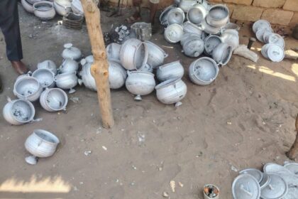 مباحث الخرطوم تضبط شبكة تصنع أواني منزلية من معادن ضارة بصحة المواطنين.