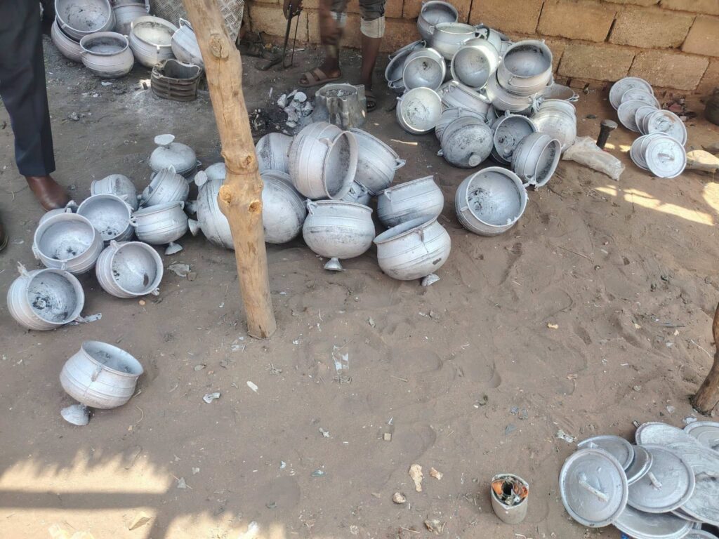 مباحث الخرطوم تضبط شبكة تصنع أواني منزلية من معادن ضارة بصحة المواطنين.