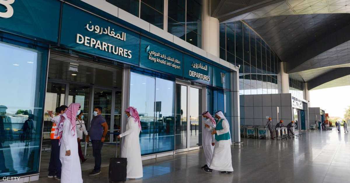 إخلاء مطار الرياض وسماع انفجار وسط تحقيقات أولية.
