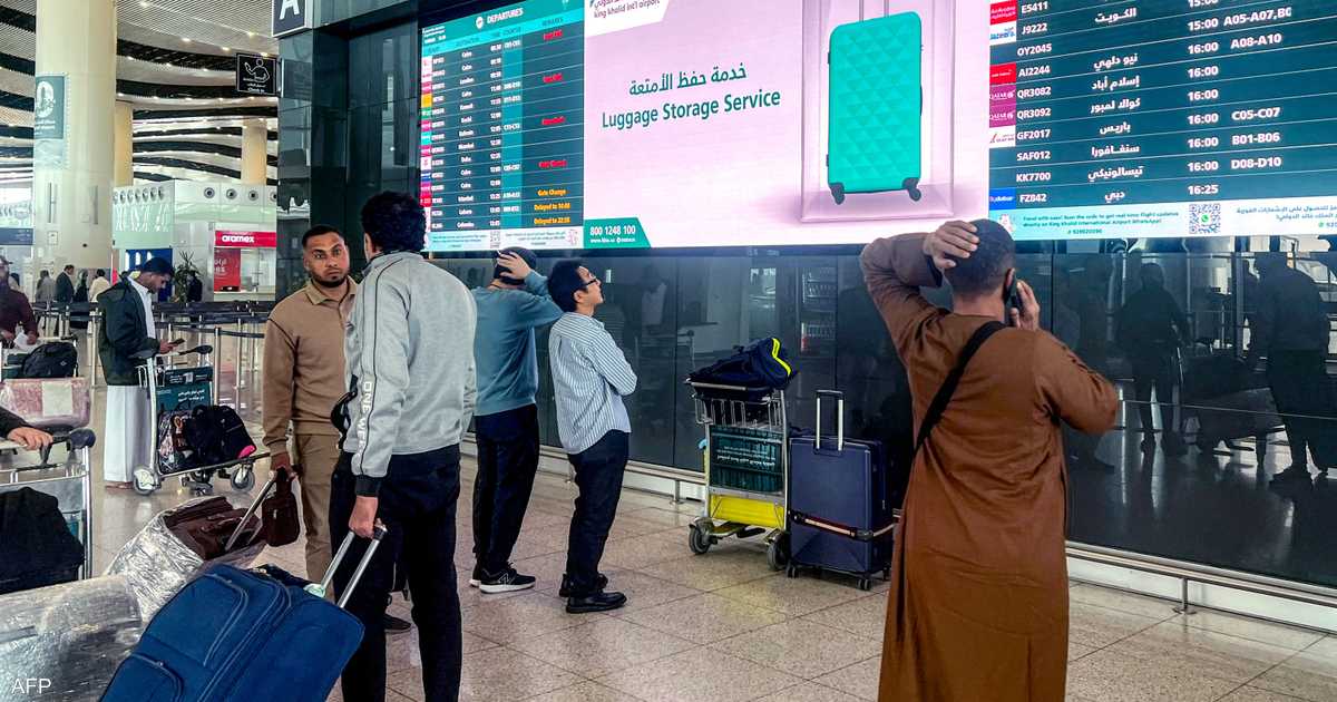 مطار الرياض يستأنف عملياته بعد تعرضه لاعتداء السبت ويجري حصر الإصابات