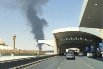 وفاة 12 شخصاً وإصابة 309 آخرين في اعتداء على مطار الرياض الدولي.