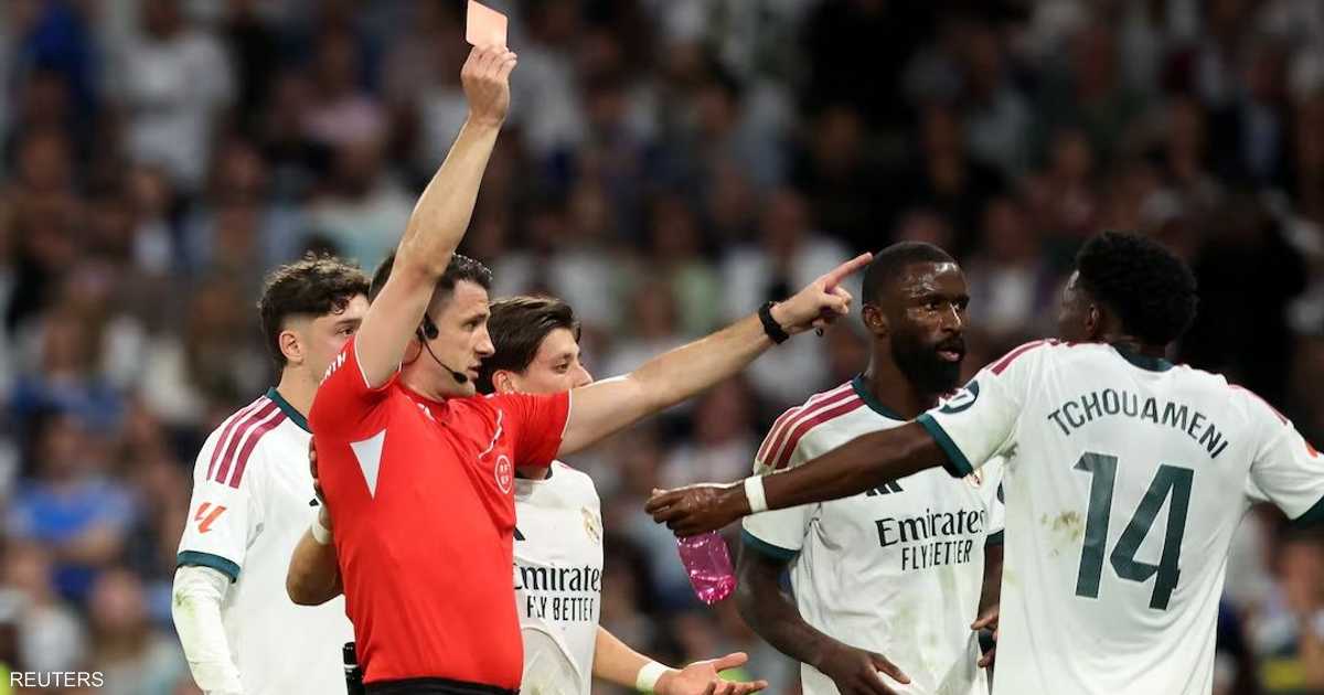 طرد فينيسيوس يقلب تأخر ريال مدريد في النتيجة ويحولها لفوز بهدف دون رد بعد إلغاء هدف واضح بسبب شد شعر المنافس بالفيديو.