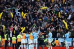 مانشستر سيتي يهزم ليفربول بثلاثية نظيفة ويحافظ على صدارته للدوري الإنجليزي.