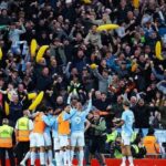 مانشستر سيتي يهزم ليفربول بثلاثية نظيفة ويحافظ على صدارته للدوري الإنجليزي.