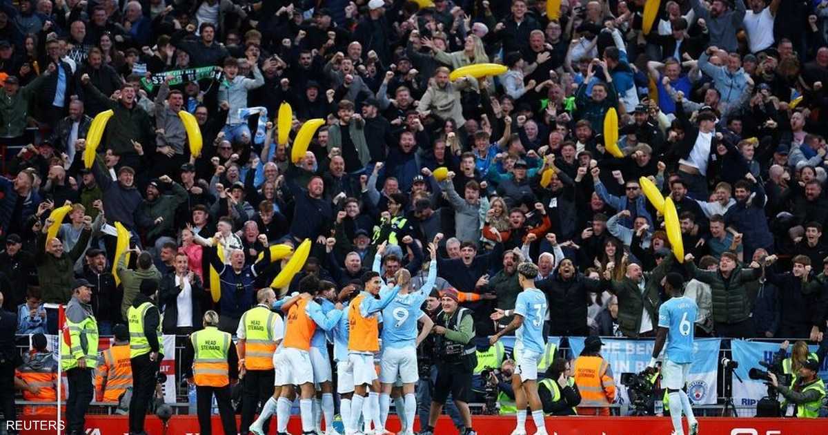 مانشستر سيتي يهزم ليفربول بثلاثية نظيفة ويحافظ على صدارته للدوري الإنجليزي.