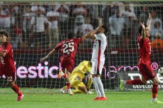 الزمالك يهاجم طاقم التحكيم ويتهمه بـالظلم التحكيمي بعد خسارته أمام الأهلي بالقمة