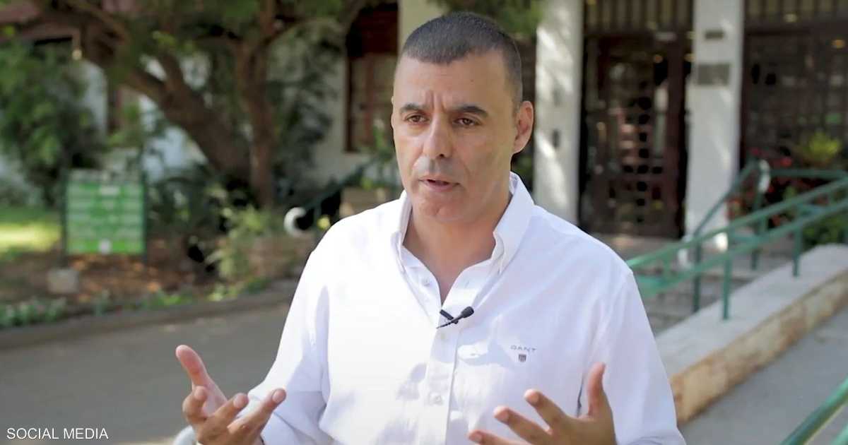 تحقيقات سرية تستمر عاماً: اعتقال رئيس بلدية وزوجته و16 آخرين بتهمة الرشوة والاحتيال وغسل الأموال