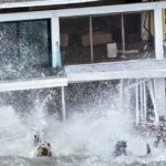 وفاة أربعة من عائلة واحدة في فيضانات المكسيك بينهم قاصران