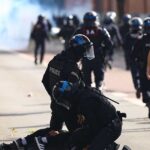 احتجاجات فرنسا تتواصل مع ارتفاع عدد الموقوفين والأصابيات بين الشرطة والطلاب