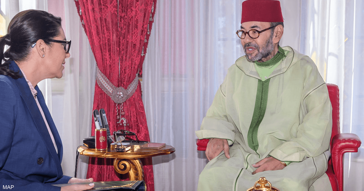 الملك المغربي يهنئ المنصوري ويؤكد ضرورة عمل حكومي جاد لمواجهة التحديات