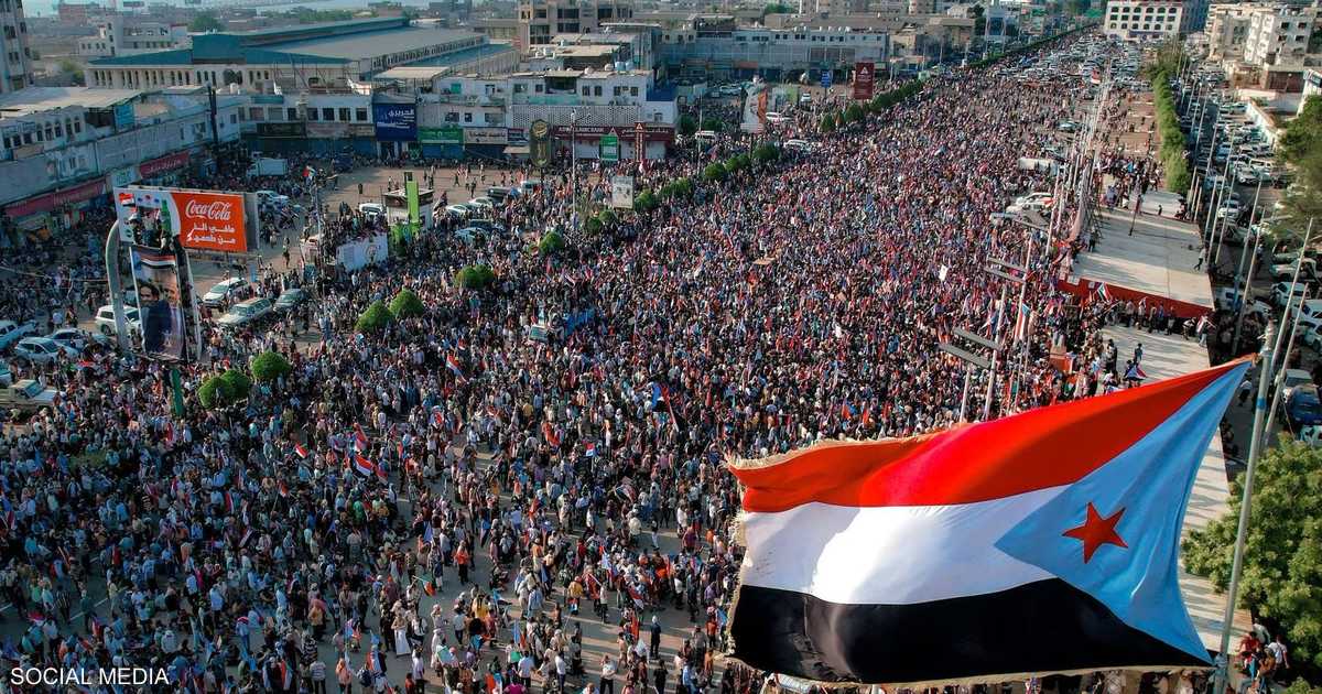 يشارك يمنيون في احتفالات بثورة 14 أكتوبر في عدن وحضرموت وشبوة والمهرة وسقطرى.